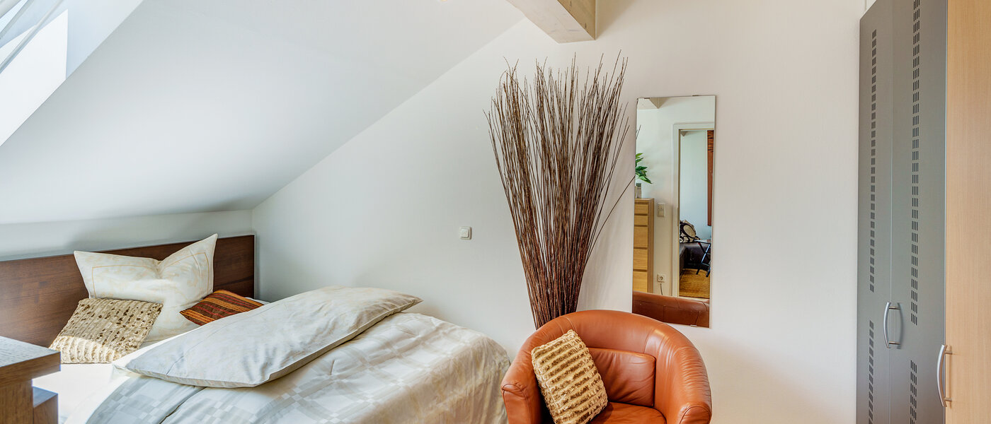 Vindsvåning München Giesing 02 sovrum 6583