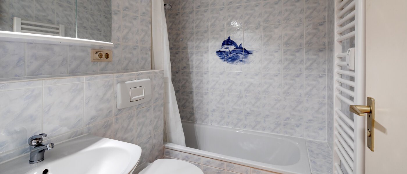 Ravna stran München Denning 01 Kopalnica 6670