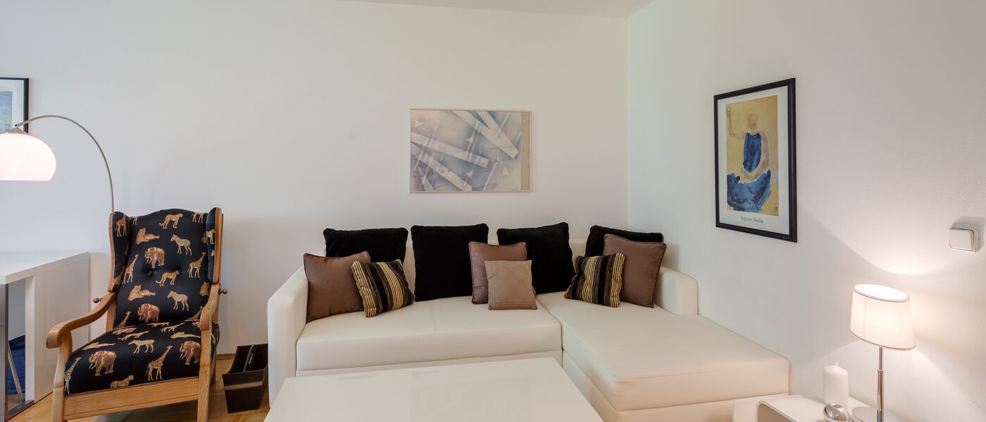 Ravna stran München Denning 02 Dnevni prostor 6670