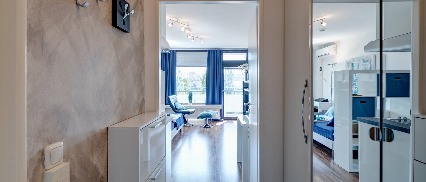 Ravna stran München Au 01 Koridor/hodnik 6755