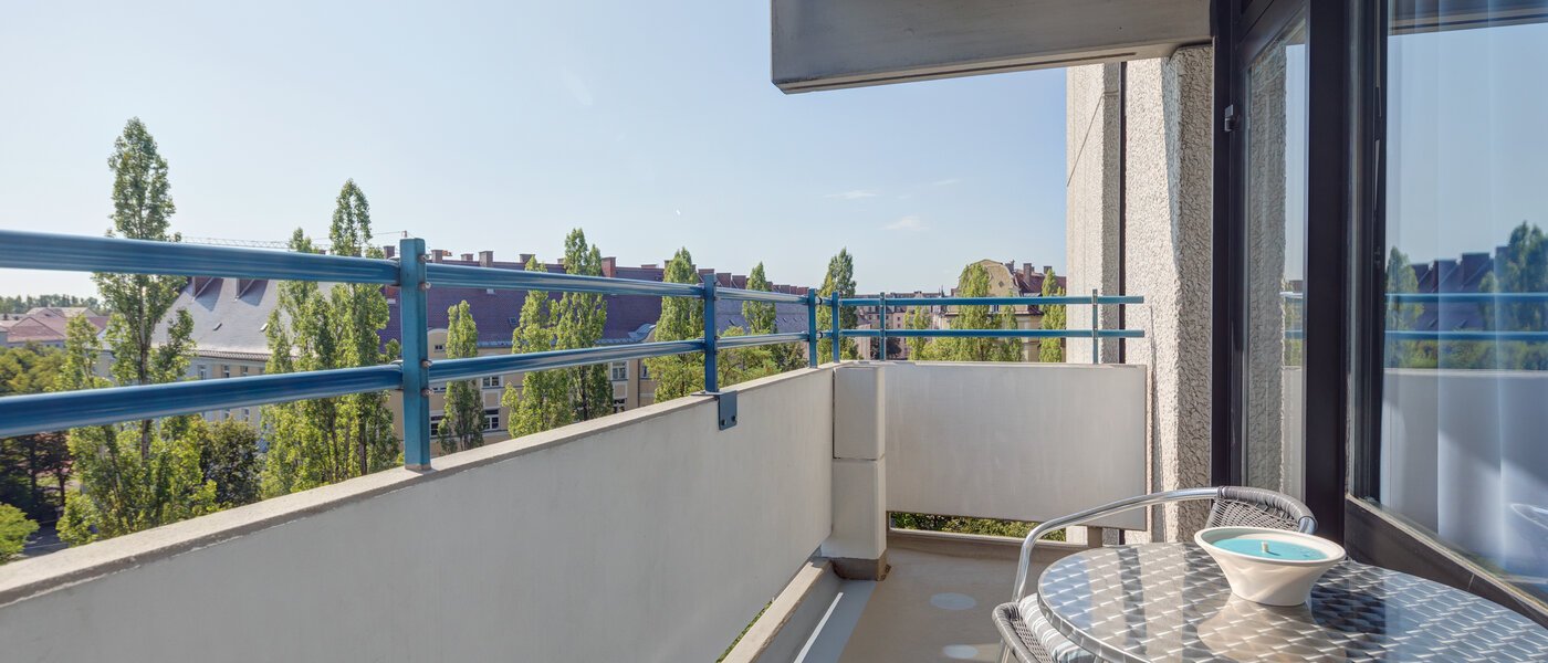 Ravna stran München Au 02 Balkon 6755