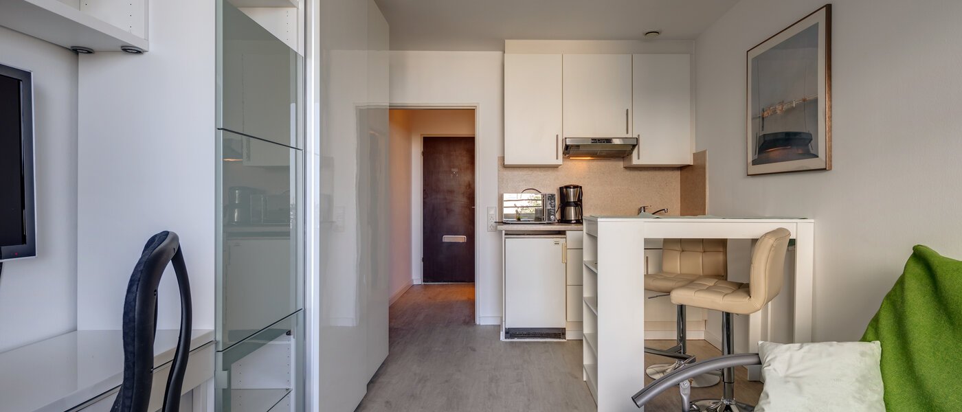 플랫 München Haidhausen 03 거실 공간 6871