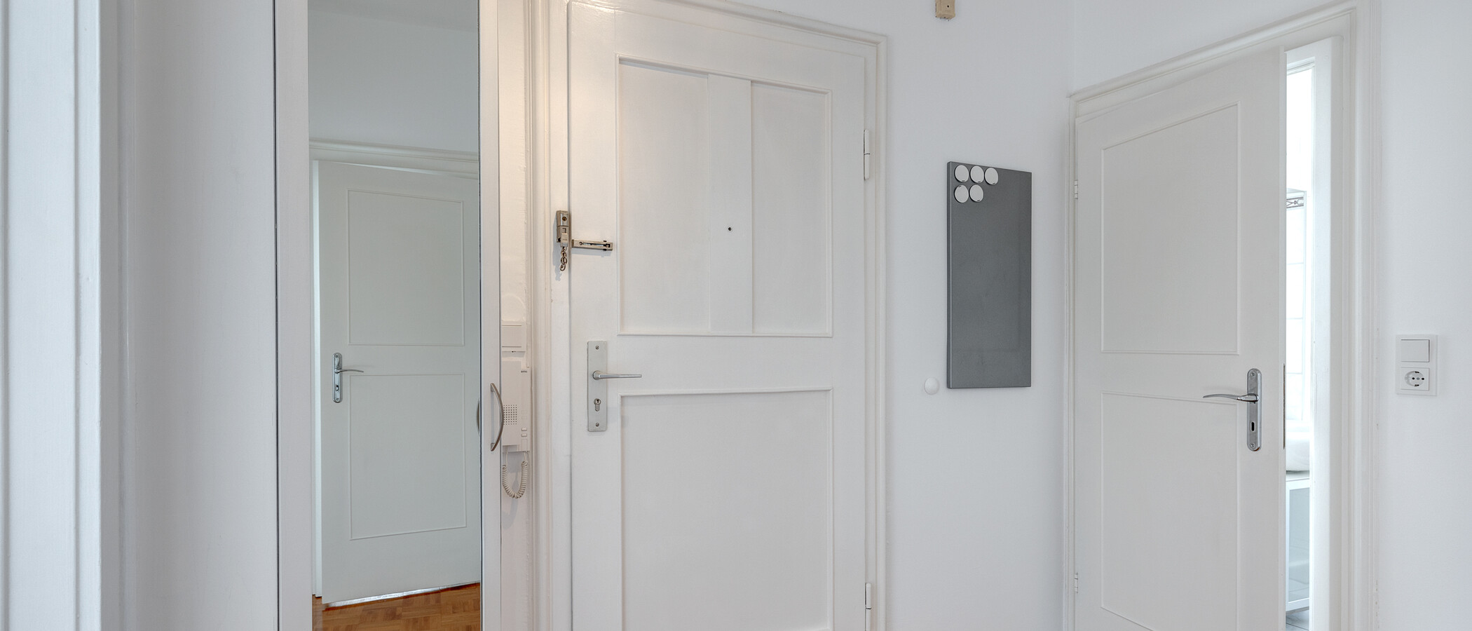 Ravna stran München Schwabing 02 Koridor/hodnik 7034