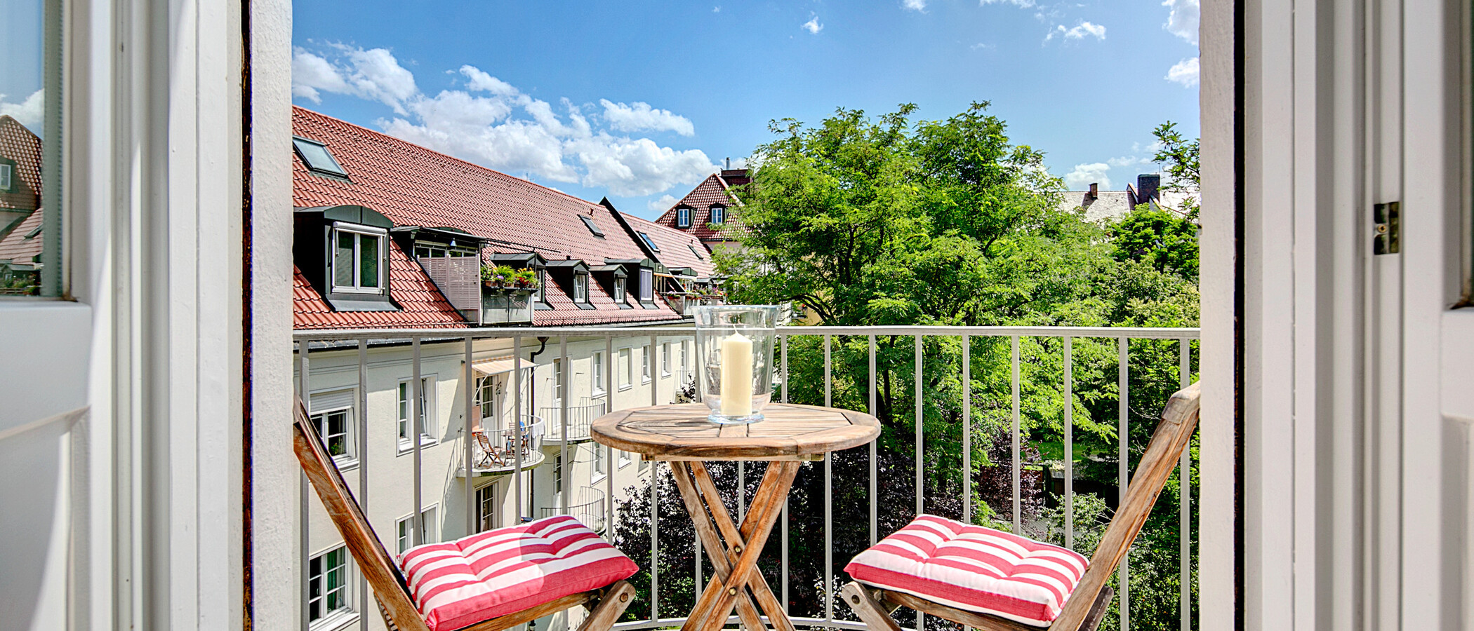 Ravna stran München Schwabing 01 Balkon 7034