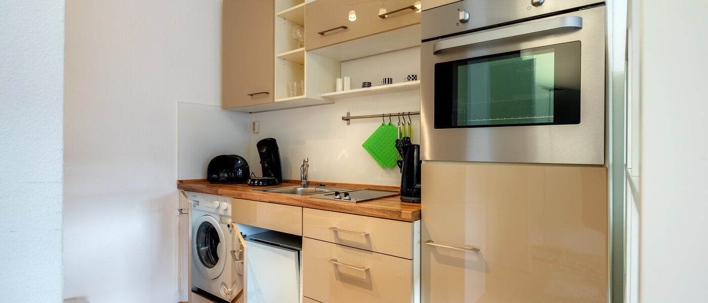 Плоский München Schwabing 02 Кухня 7050