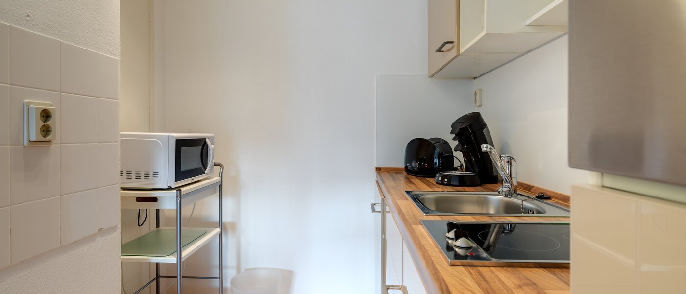 Плоский München Schwabing 03 Кухня 7050