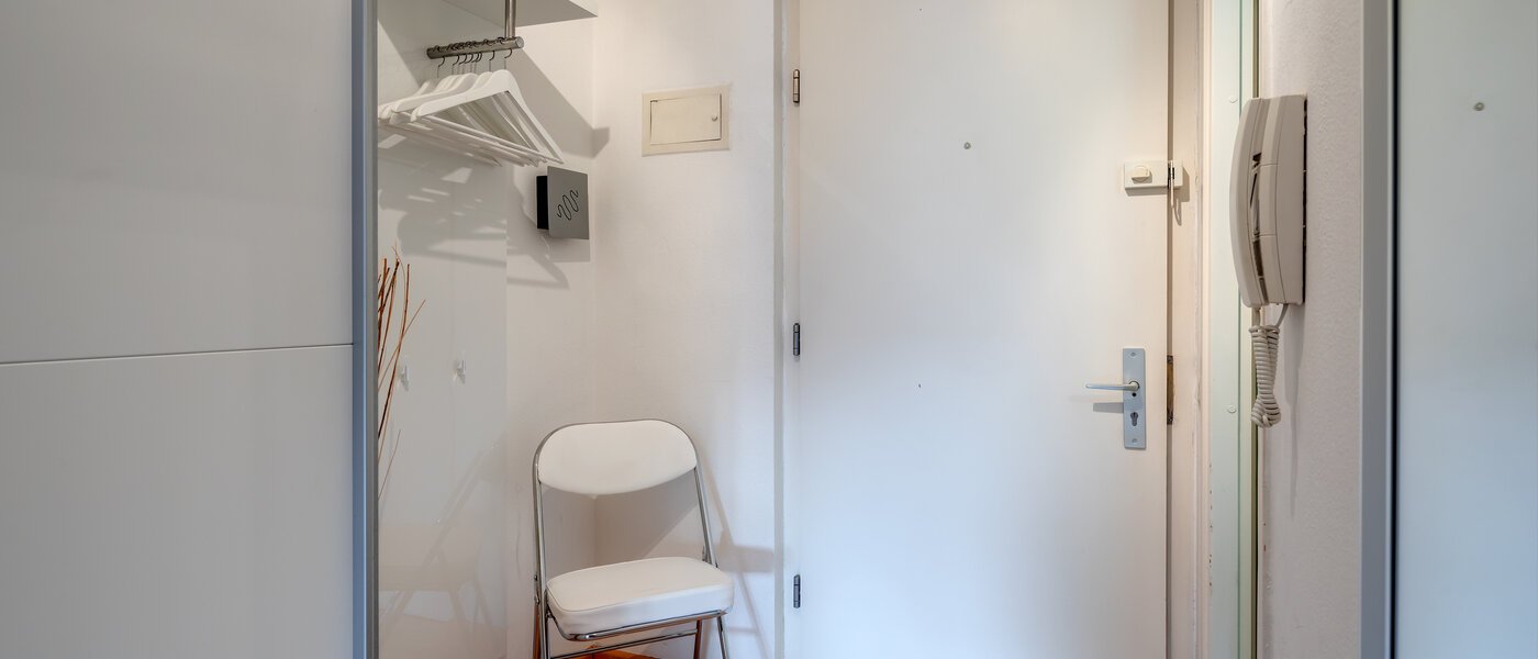 Плоский München Schwabing 02 Коридор/передпокій 7050