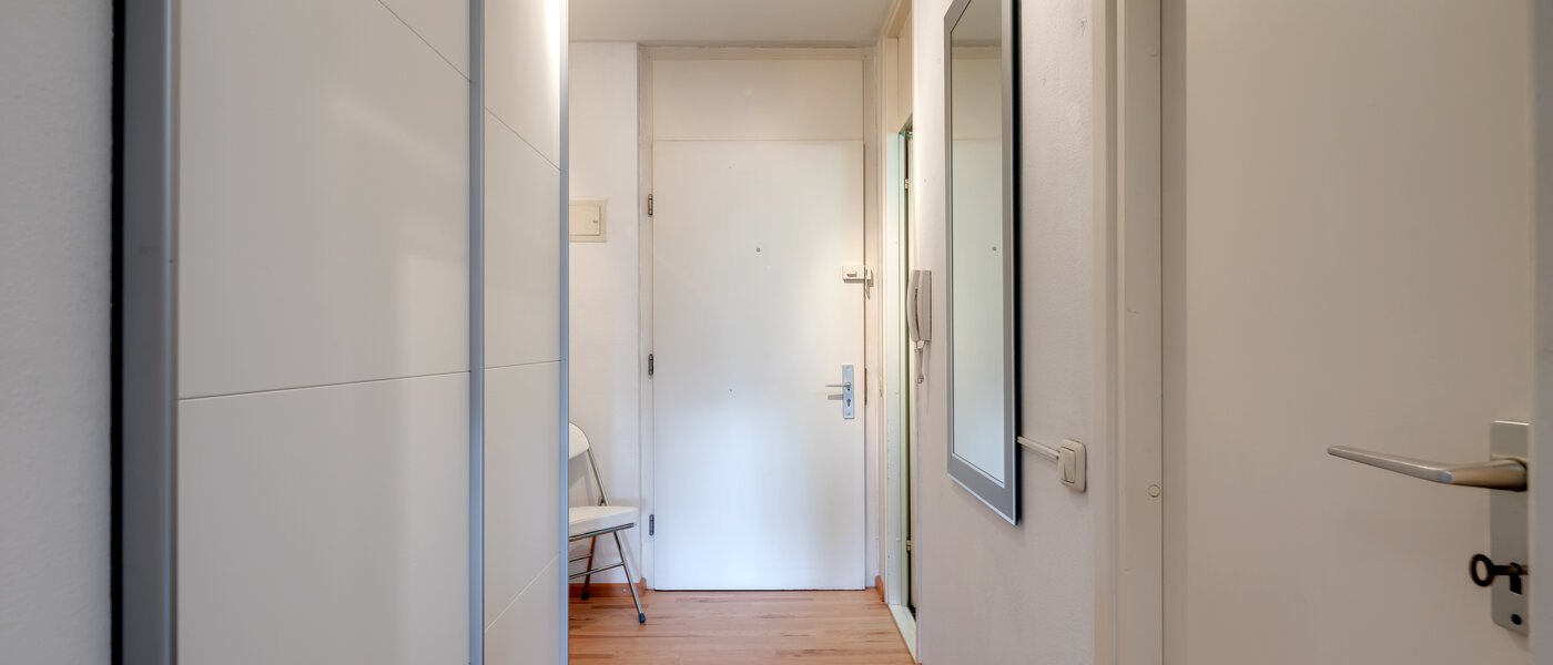 Плоский München Schwabing 03 Коридор/передпокій 7050