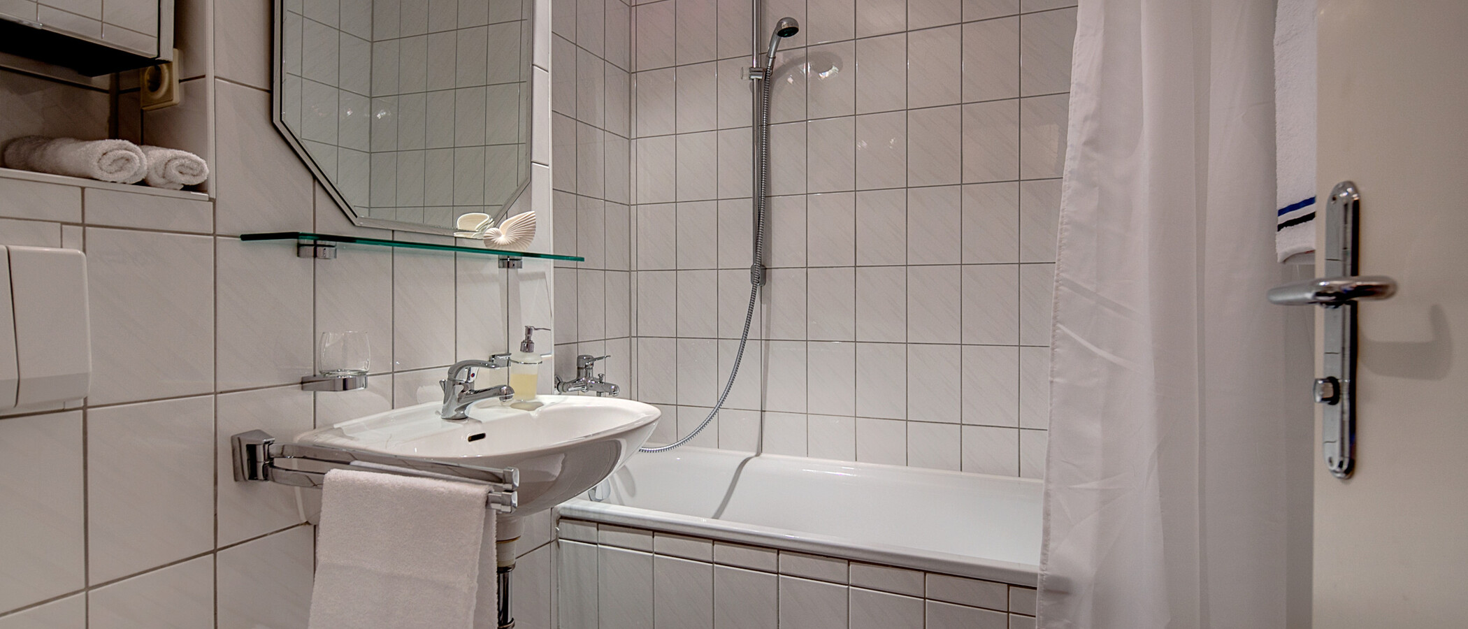 Ploché München Ludwigsvorstadt 02 Koupelna 7070