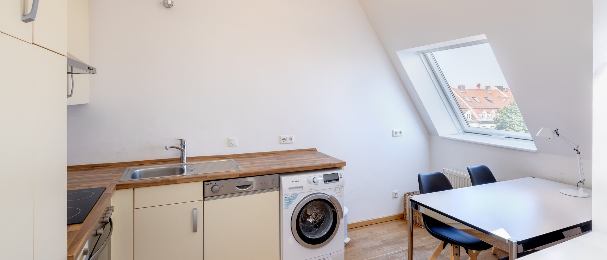 Tetőtéri lakás München Neuhausen 02 Konyha 7084