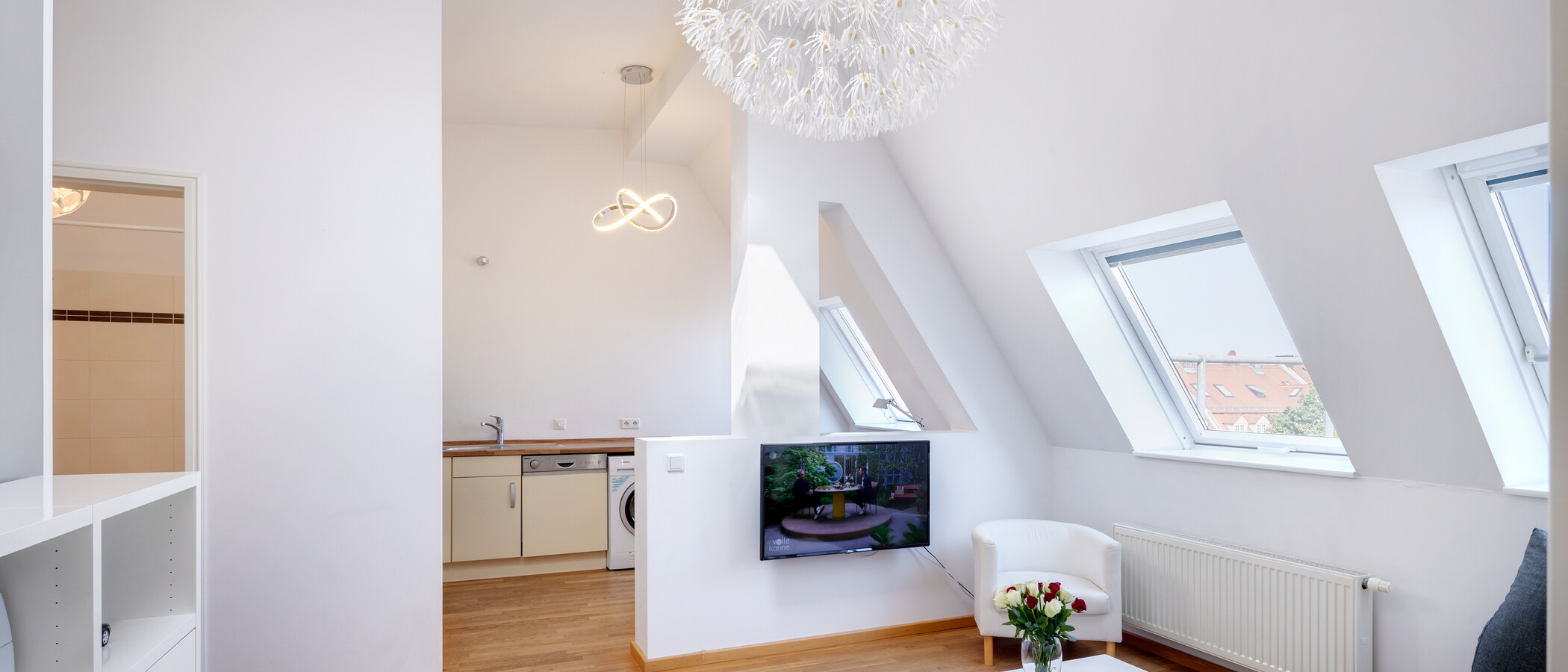 Tetőtéri lakás München Neuhausen 04 Nappali 7084
