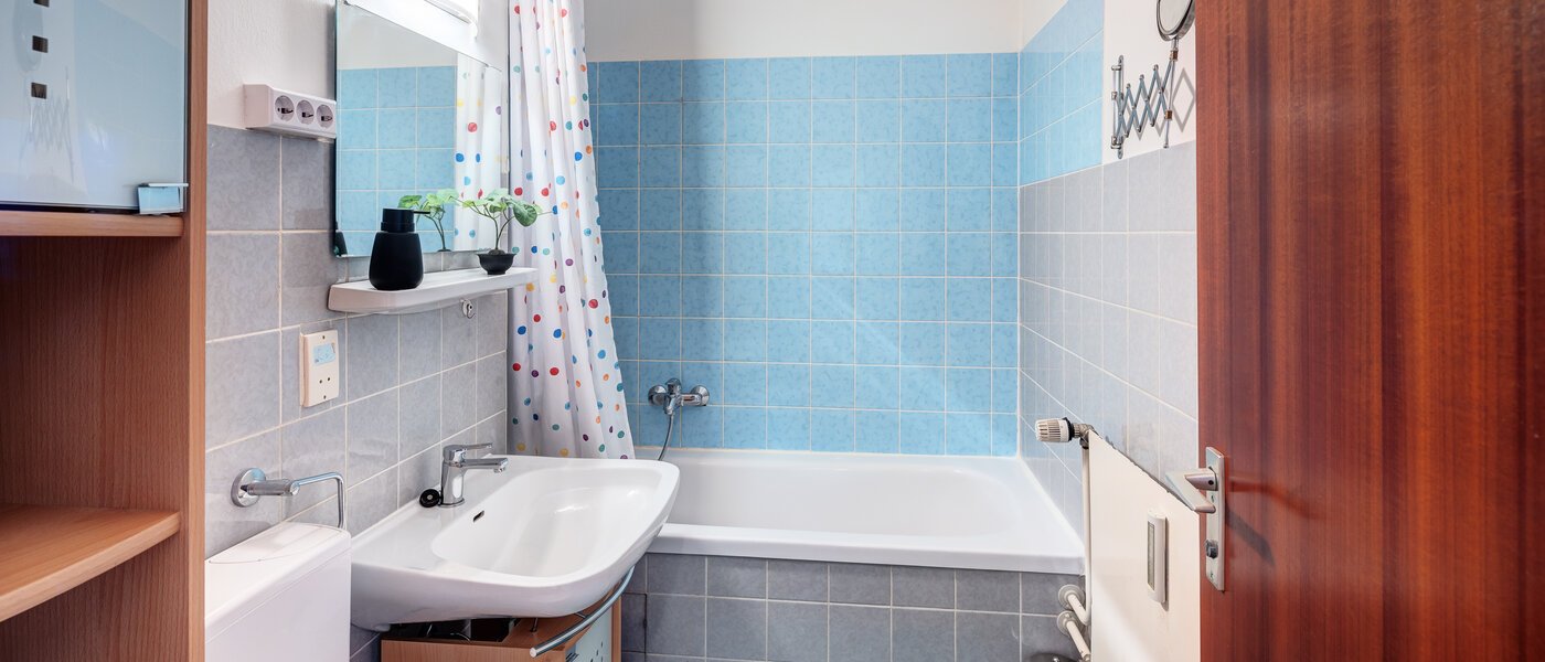 Ravna stran München Ramersdorf 01 Kopalnica 7154