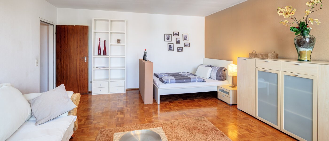 Ravna stran München Ramersdorf 03 Dnevni prostor 7154