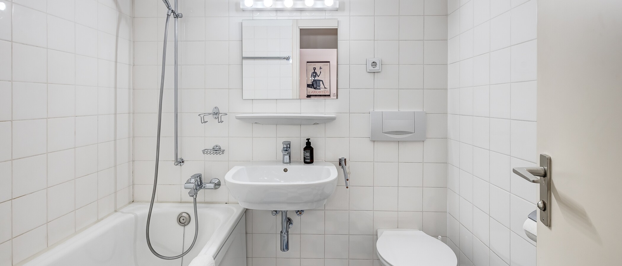 Ravna stran München Schwabing-West 01 Kopalnica 7194