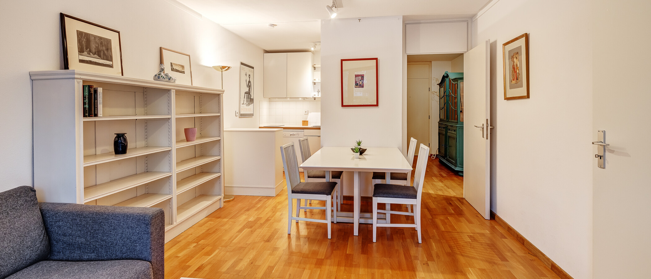 Ravna stran München Schwabing-West 03 Dnevni prostor 7194