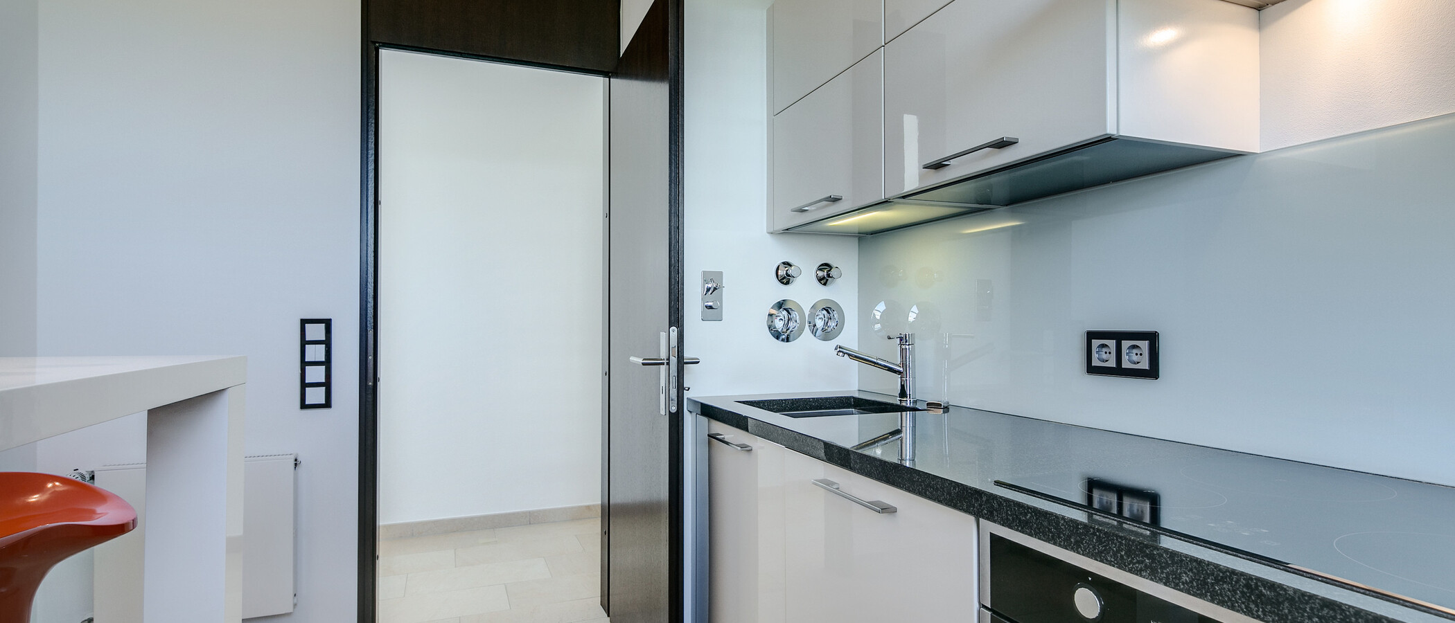 Апартамент с покривна тераса München Arabellapark 03 Кухня 7279