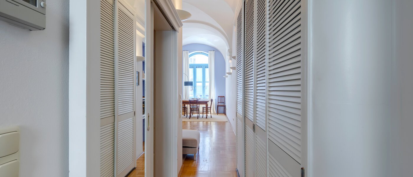 Ploché München Schwabing-West 01 Chodba/chodba 7299