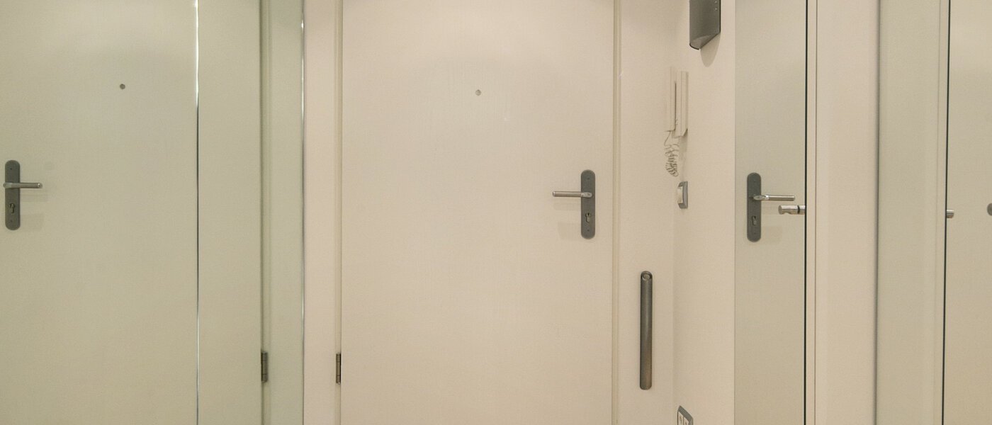 Плоский München Maxvorstadt - Universitätsviertel 02 Коридор/передпокій 7512