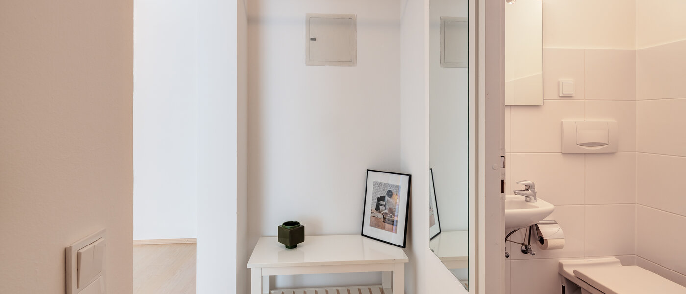 Lapos München Schwabing-Nord (zw. Leopoldstraße & Englischen Garten) 02 Folyosó/folyosó 7670