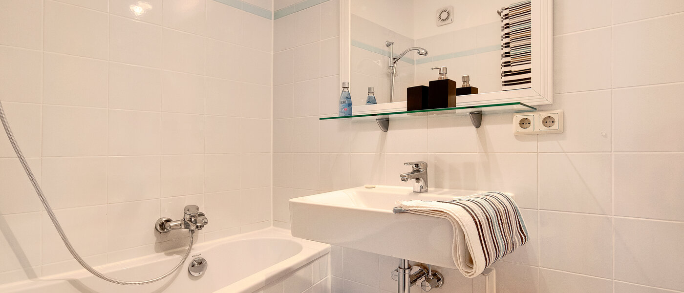 Stanovanje s strešno teraso München Schwabing-West (rund um den Hohenzollernplatz) 01 Kopalnica 7704