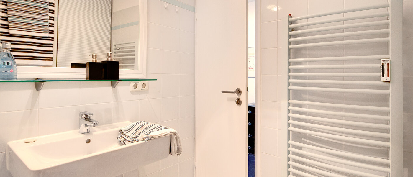 Stanovanje s strešno teraso München Schwabing-West (rund um den Hohenzollernplatz) 03 Kopalnica 7704