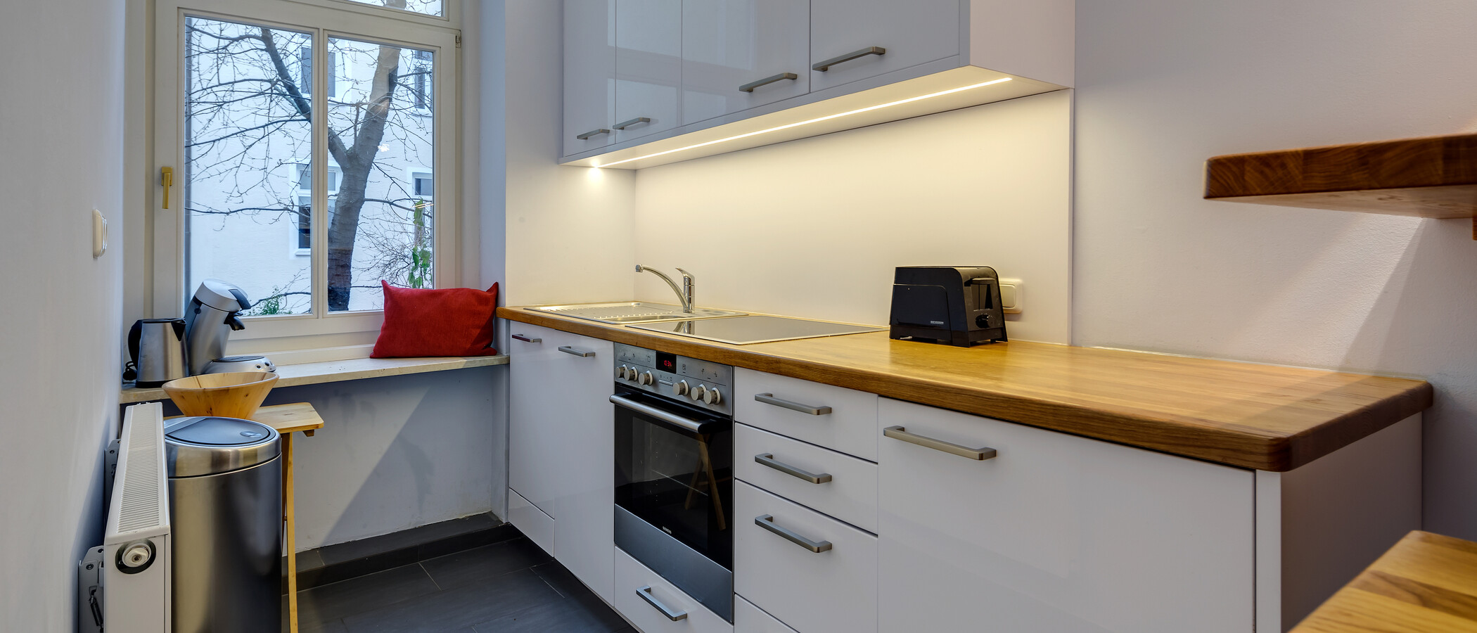 Плосък München Schwabing-Nord (zw. Belgrad- & Leopoldstraße) 01 Кухня 7732