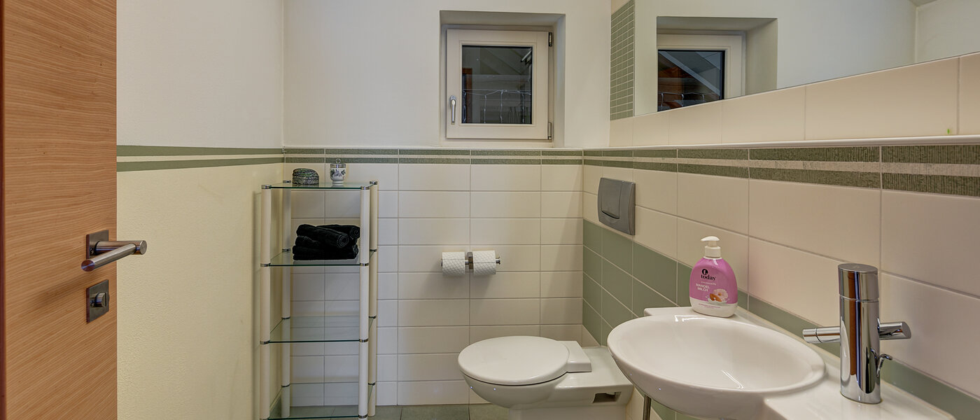 Płaski Feldkirchen 01 WC dla gości 7737