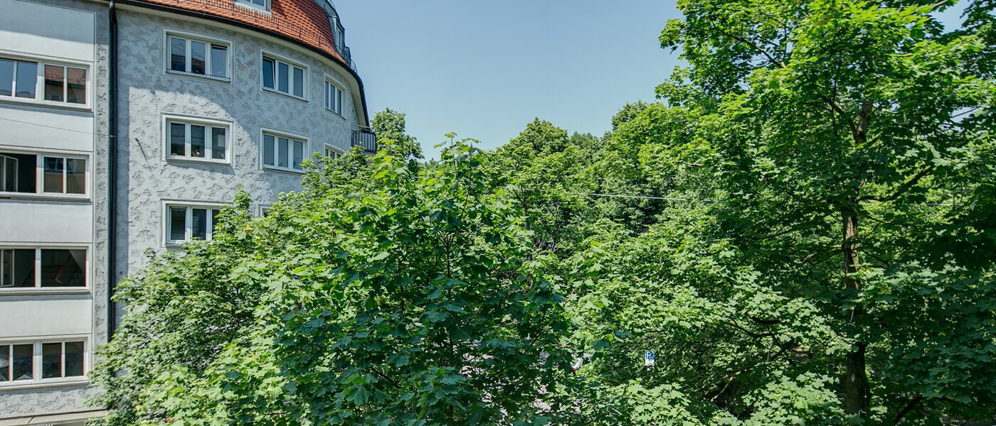 Ravna stran München Obergiesing 03 Balkon 7866