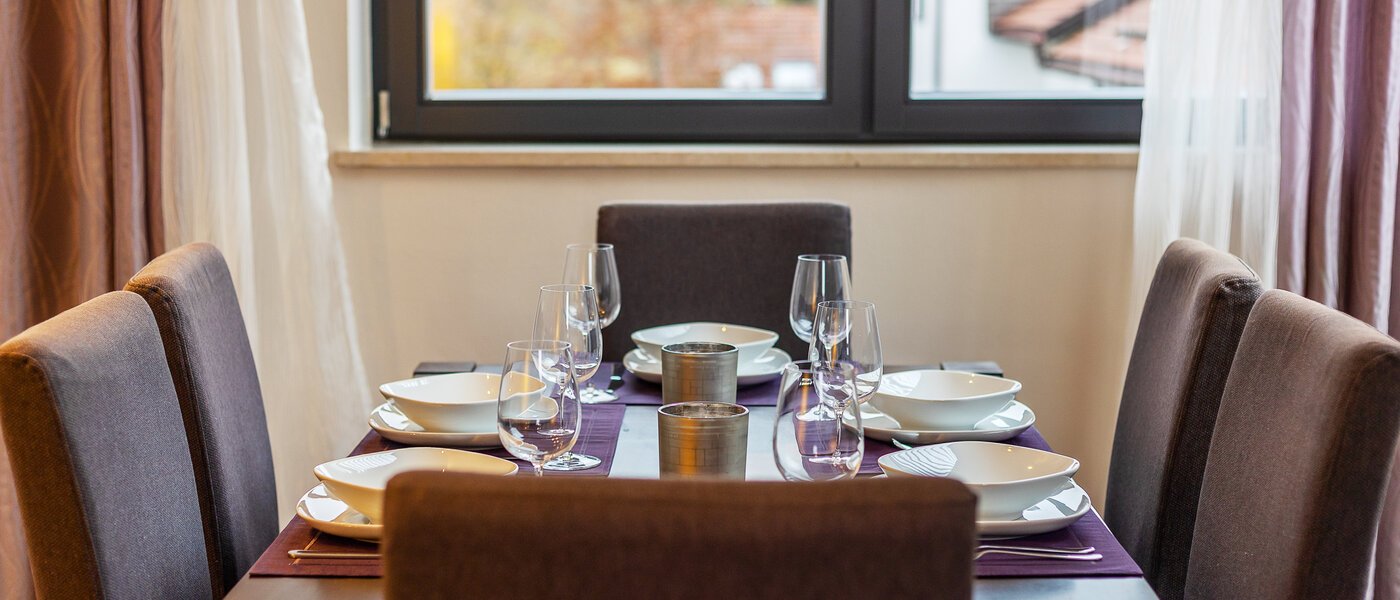 Flad Taufkirchen 01 Spiseplads 7869