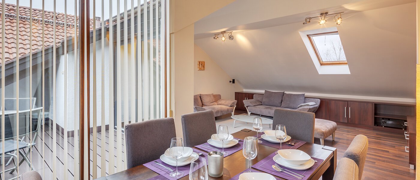 Flad Taufkirchen 02 Spiseplads 7869