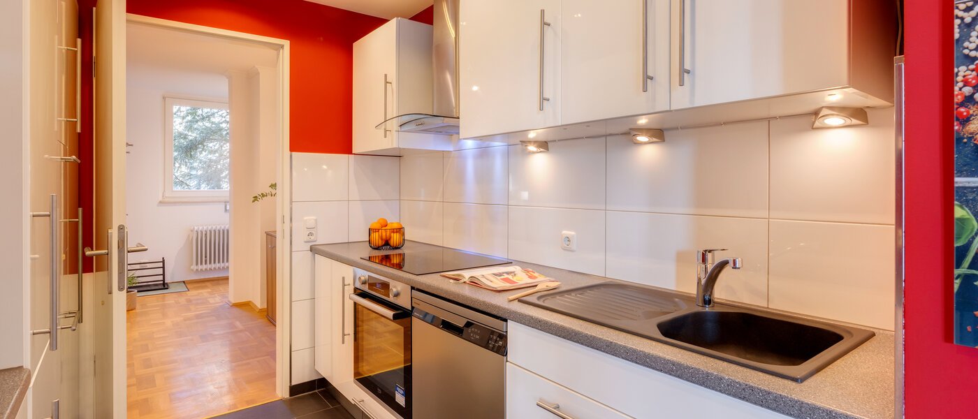 Ravna stran München Haidhausen 02 Kuhinja 7905