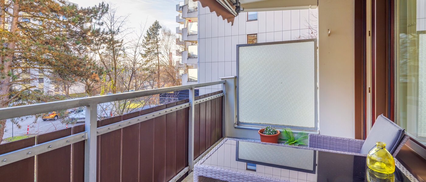 Ravna stran München Haidhausen 02 Balkon 7905