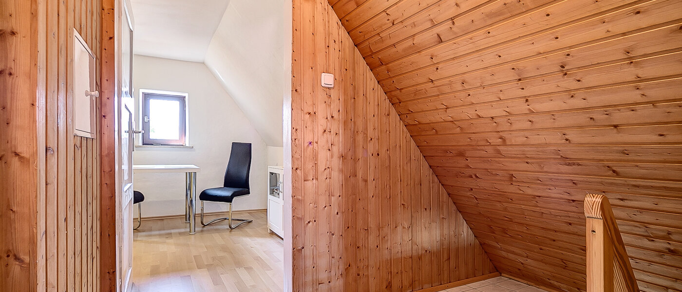 Mieszkanie na poddaszu München Untermenzing 01 Korytarz/przejście 7937