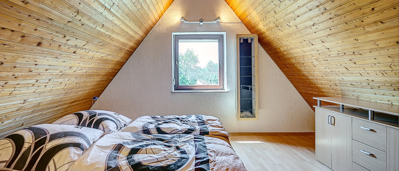 Mieszkanie na poddaszu München Untermenzing 02 Spanie 7937