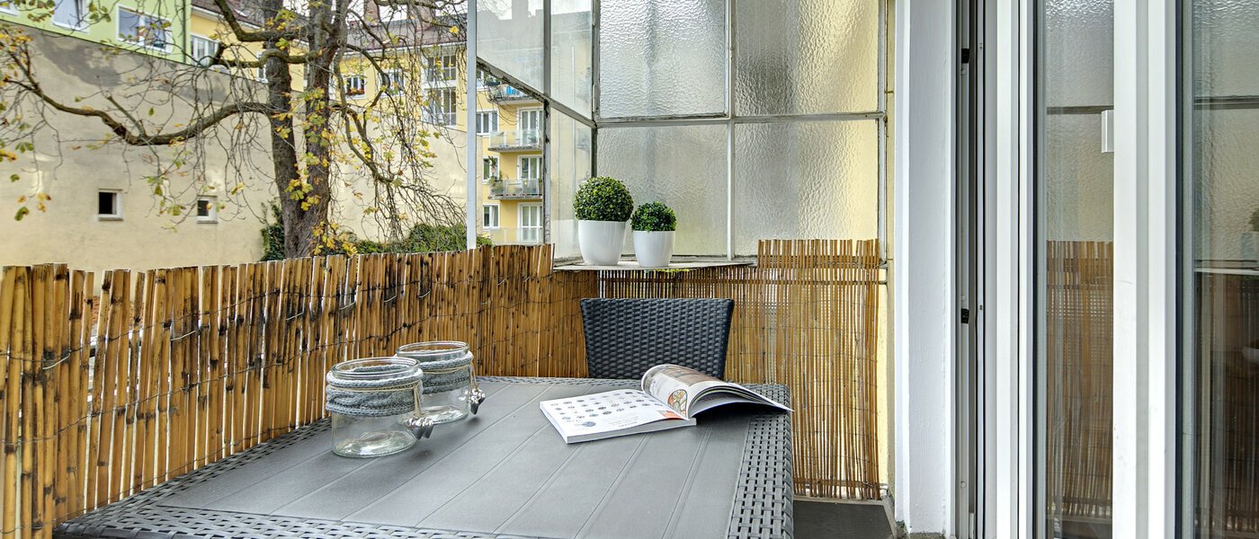 Ravna stran München Maxvorstadt - Universitätsviertel 01 Balkon 8243