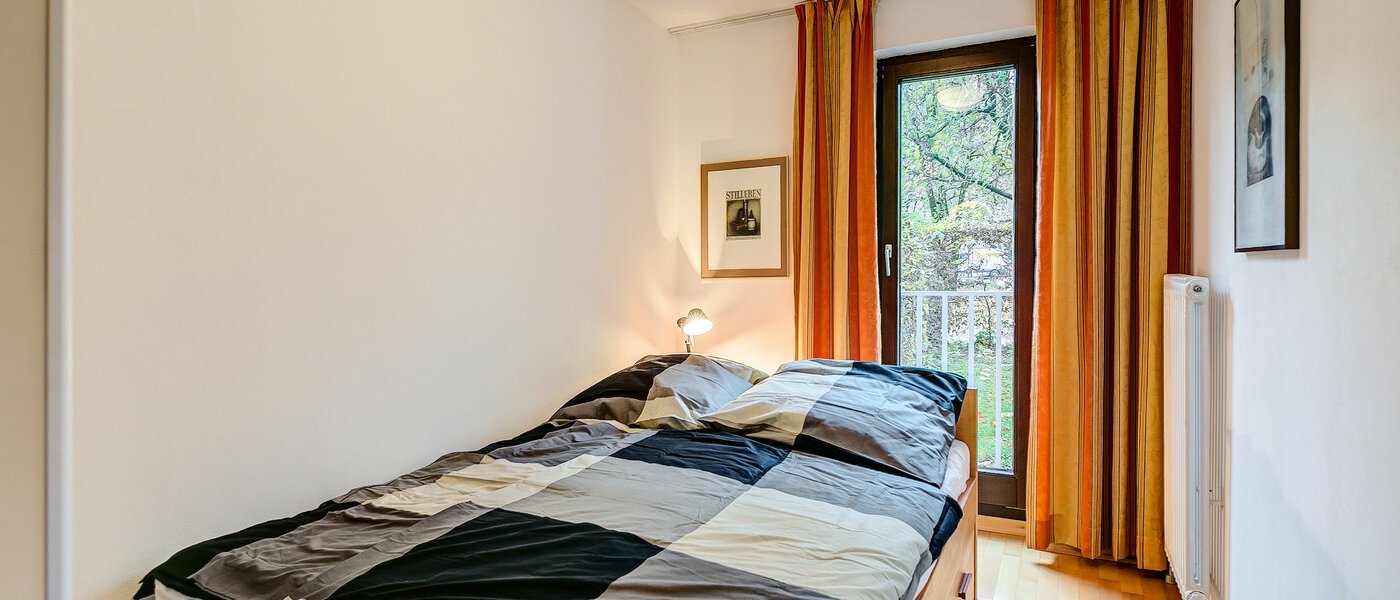 Ravna stran München Thalkirchen 01 Spalnica 8249