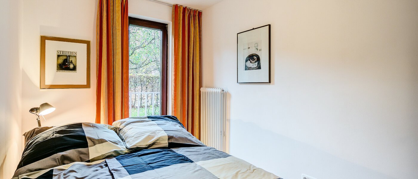 Ravna stran München Thalkirchen 02 Spalnica 8249