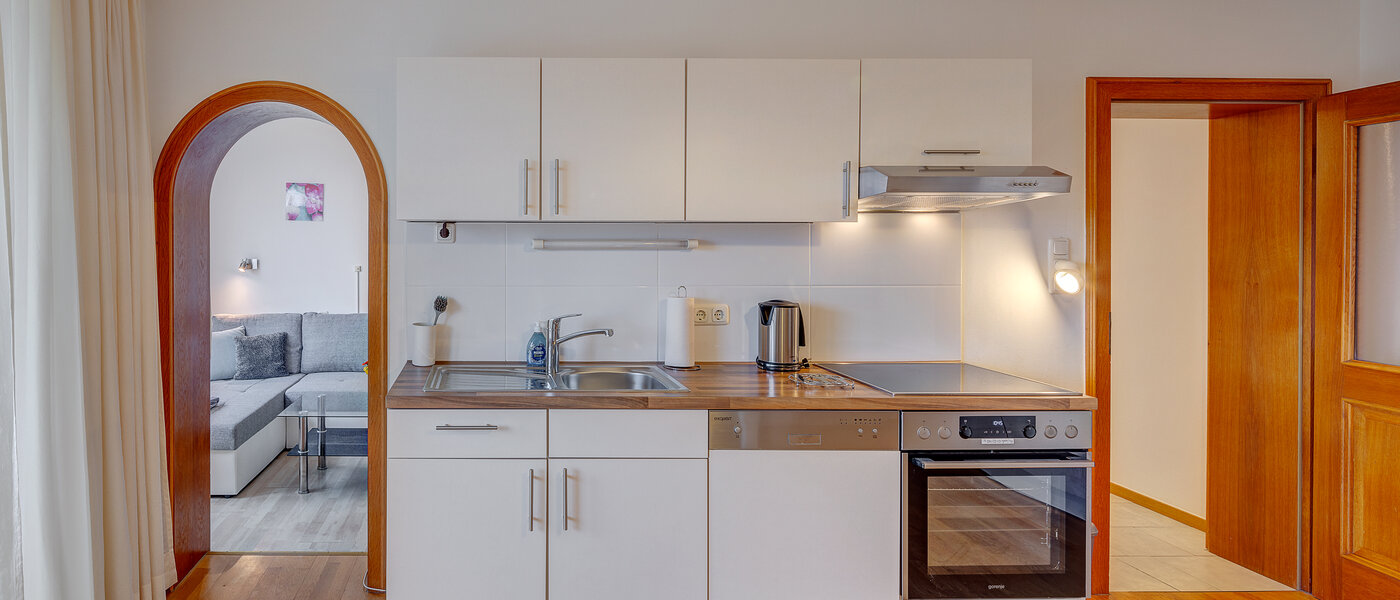 Płaski München Bogenhausen 02 Kuchnia 8368