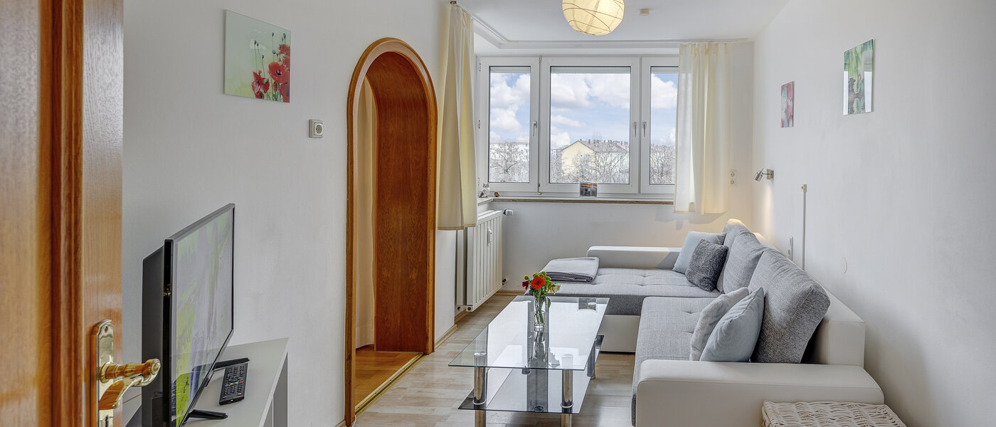 Płaski München Bogenhausen 01 Pokój dzienny 8368