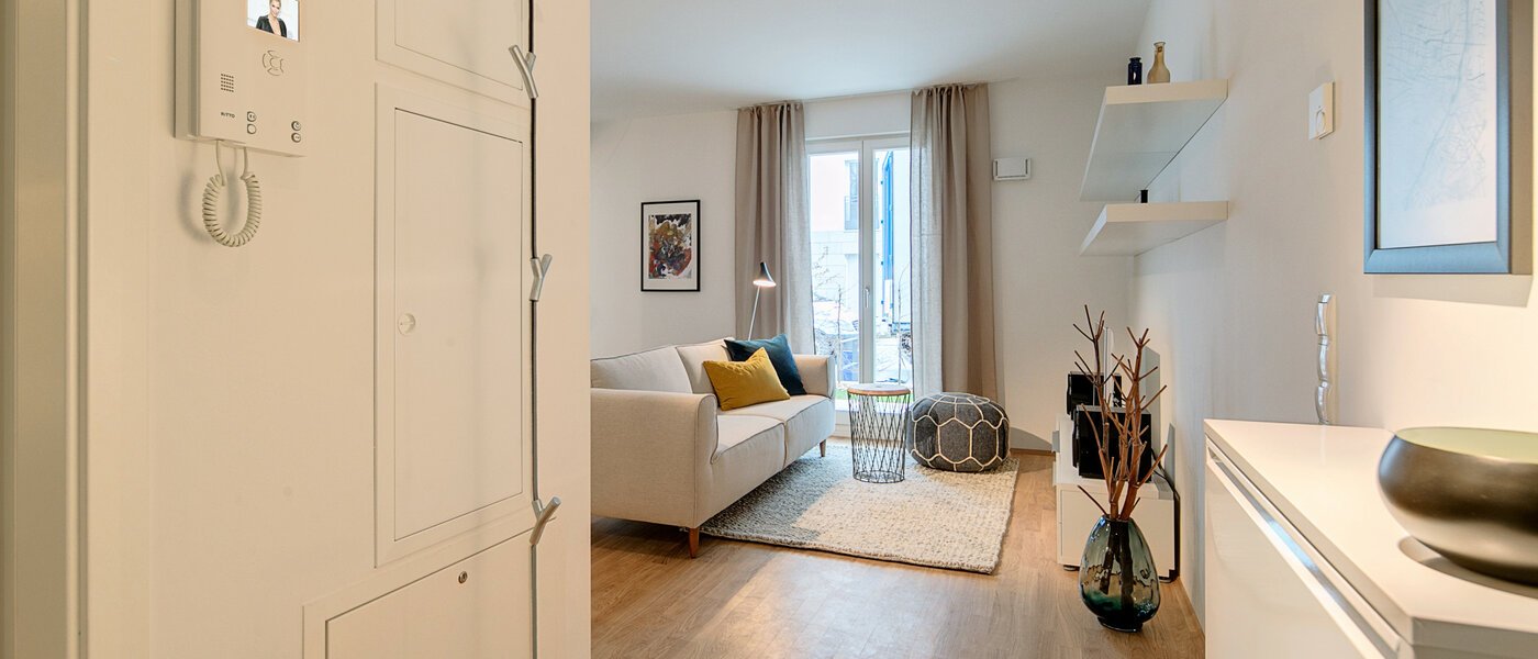 Ploché München Bogenhausen 01 Chodba/priestor 8432