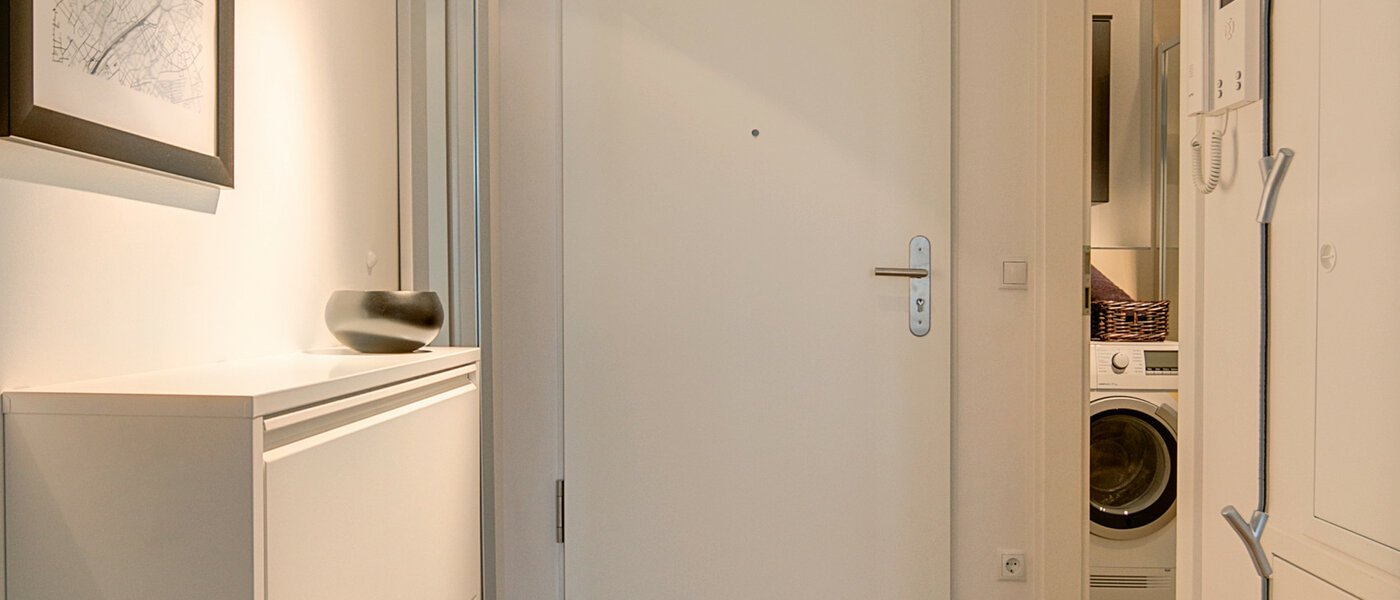 Ploché München Bogenhausen 02 Chodba/priestor 8432