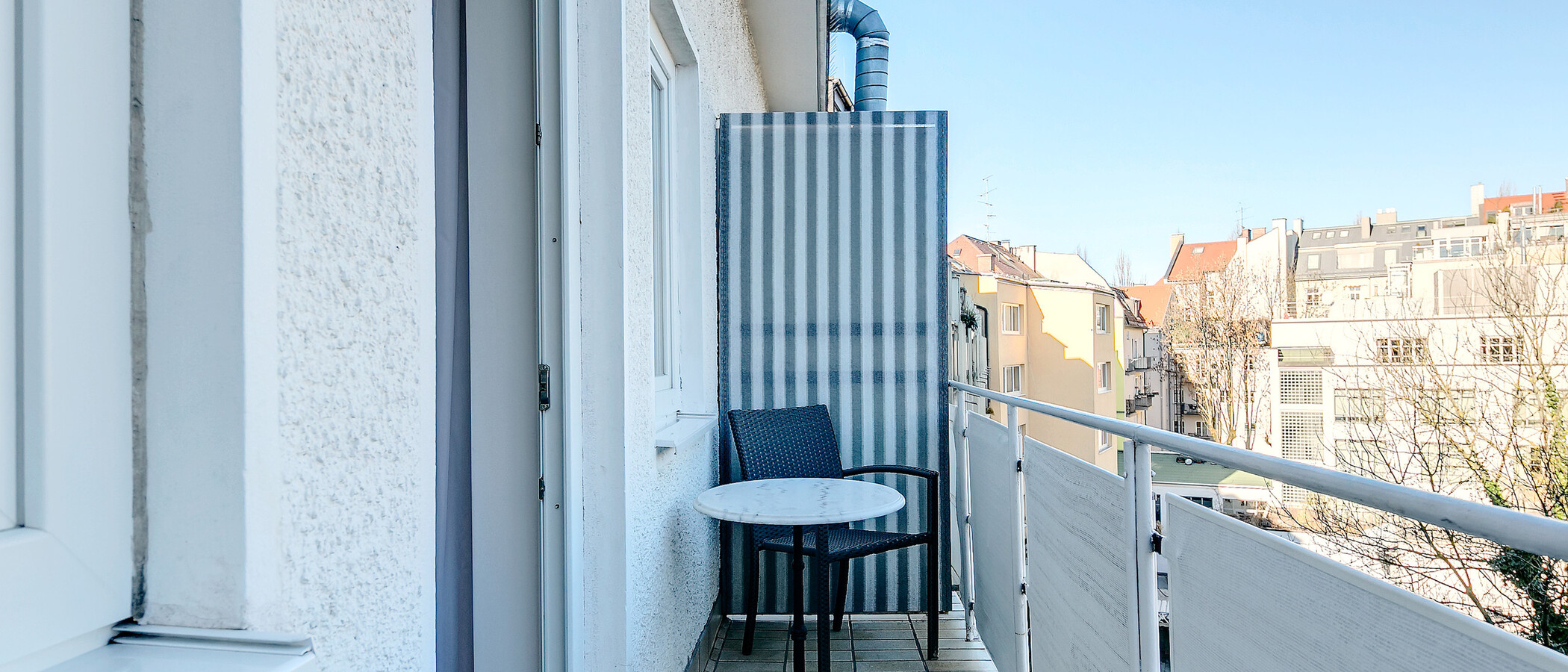 Ravna stran München Isarvorstadt 01 Balkon 8449