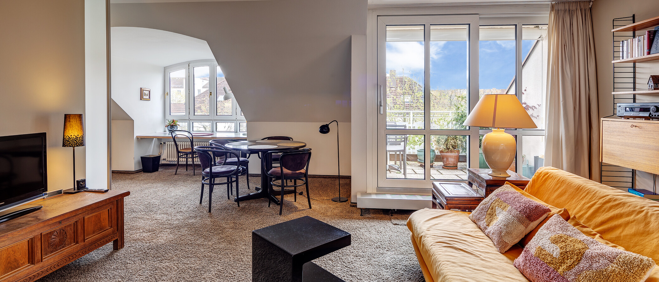 Zolder flat München Denning 01 Leefruimte 8585