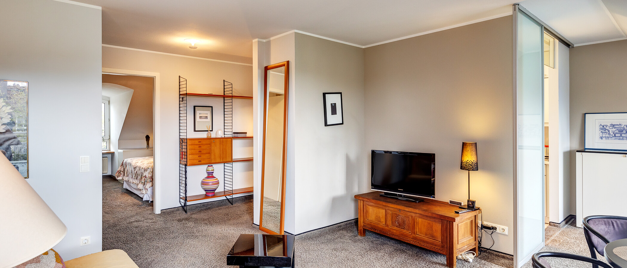 Zolder flat München Denning 03 Leefruimte 8585