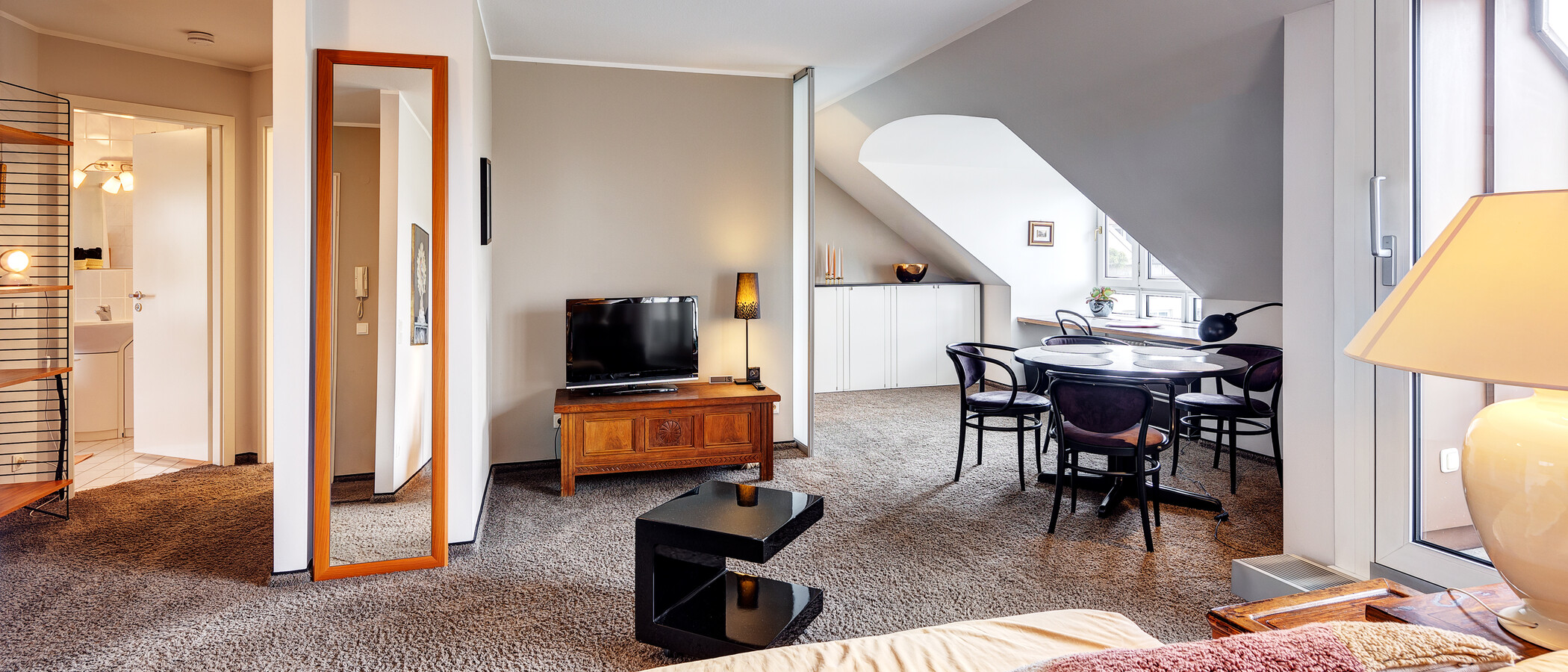 Zolder flat München Denning 04 Leefruimte 8585