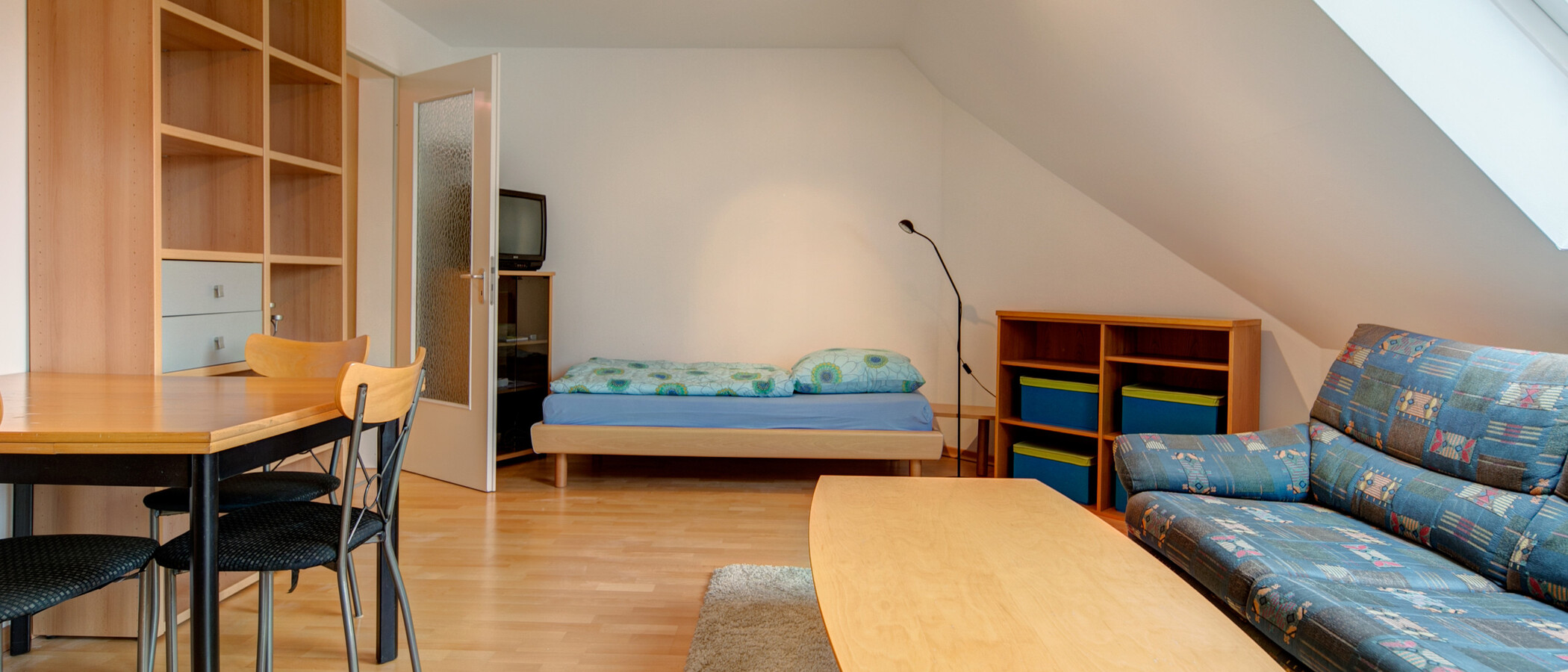Tetőtéri lakás München Moosach 04 Élő 8631