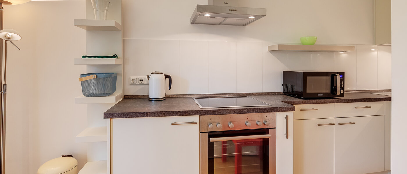 Ravna stran München Parkstadt Bogenhausen 01 Kuhinja 8635