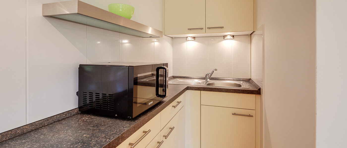 Ravna stran München Parkstadt Bogenhausen 02 Kuhinja 8635