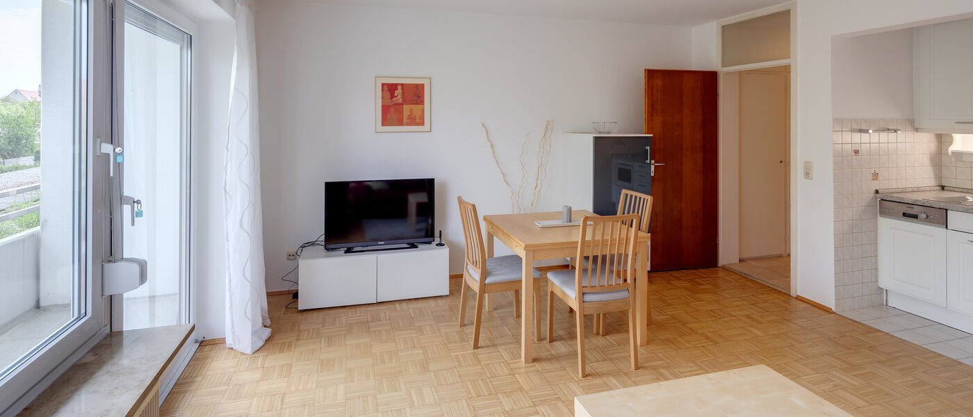 Lapos München Am Hart 03 Nappali 8704