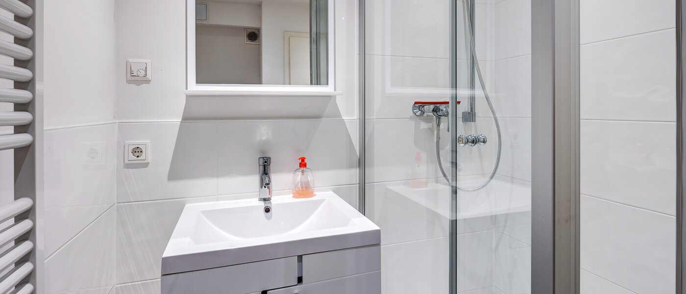 Ploché München Au-Haidhausen 01 Koupelna 8758